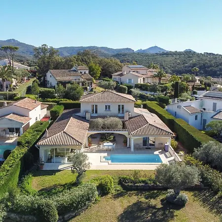 De Prestige Avec Piscine فيلة Saint-Raphaël